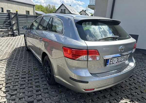 Toyota Avensis cena 36900 przebieg: 230000, rok produkcji 2012 z Łódź małe 211